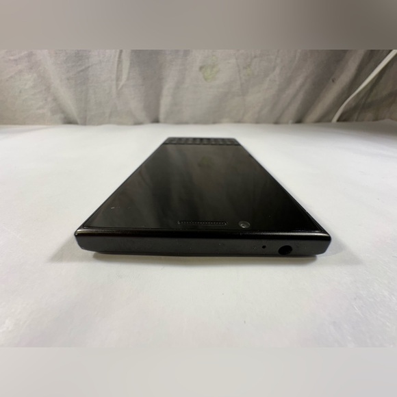 BlackBerry Key2 - Picture 4 of 6